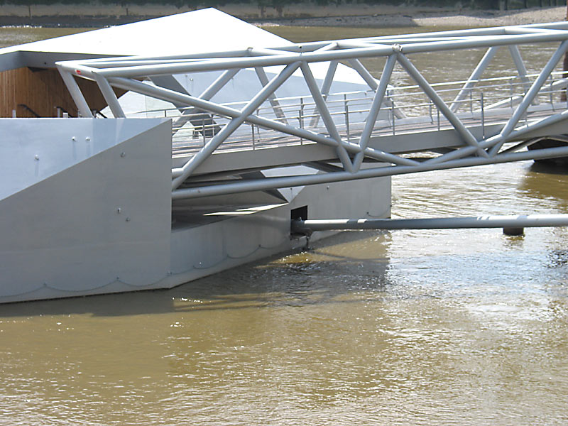 Millbank steel bridge